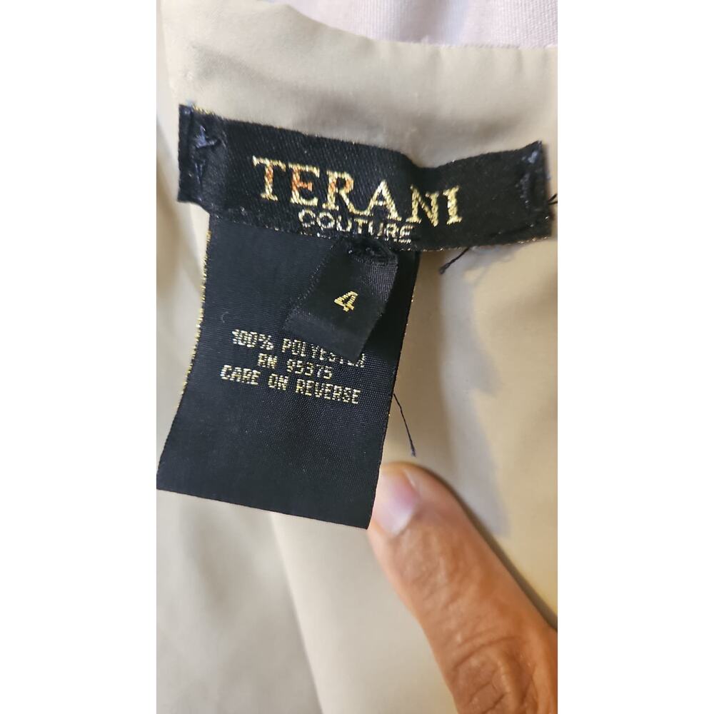 Terani Couture 231E0319 One Sleeve 3D Floral Gown Pink – Size 4 - Picture 4 of 6